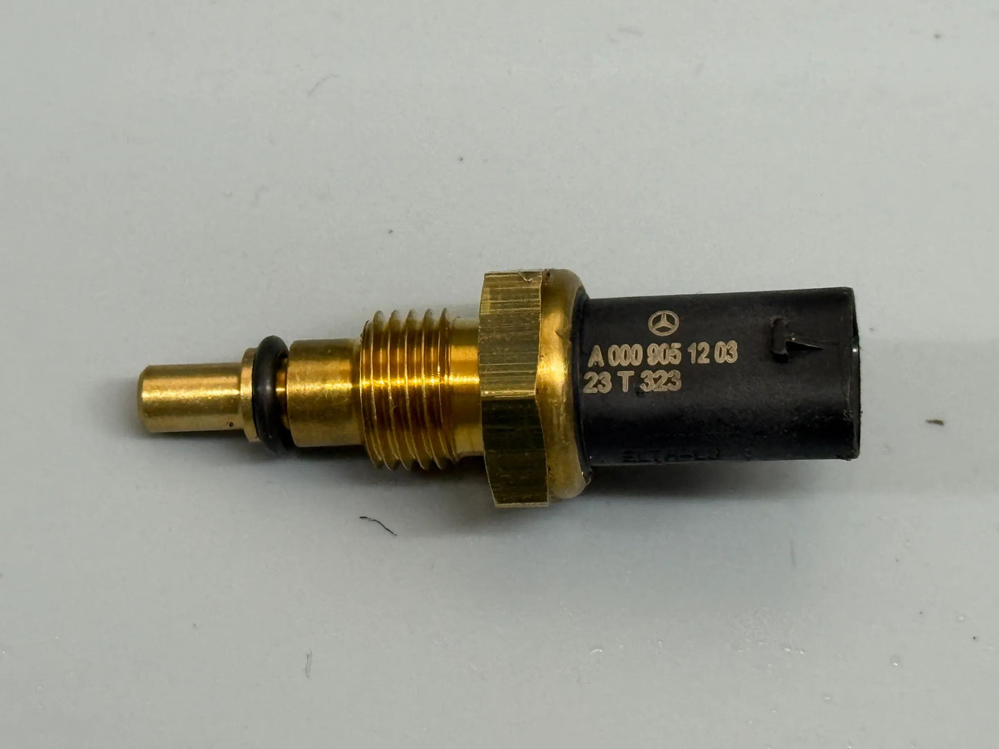 Original Mercedes Benz 654 656 Temperatursensor A0009051203 NEU