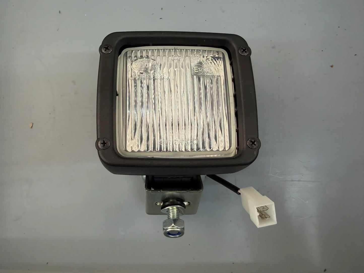 Original Hella Rückfahrscheinwerfer 2ZR 997 506-391 NEU