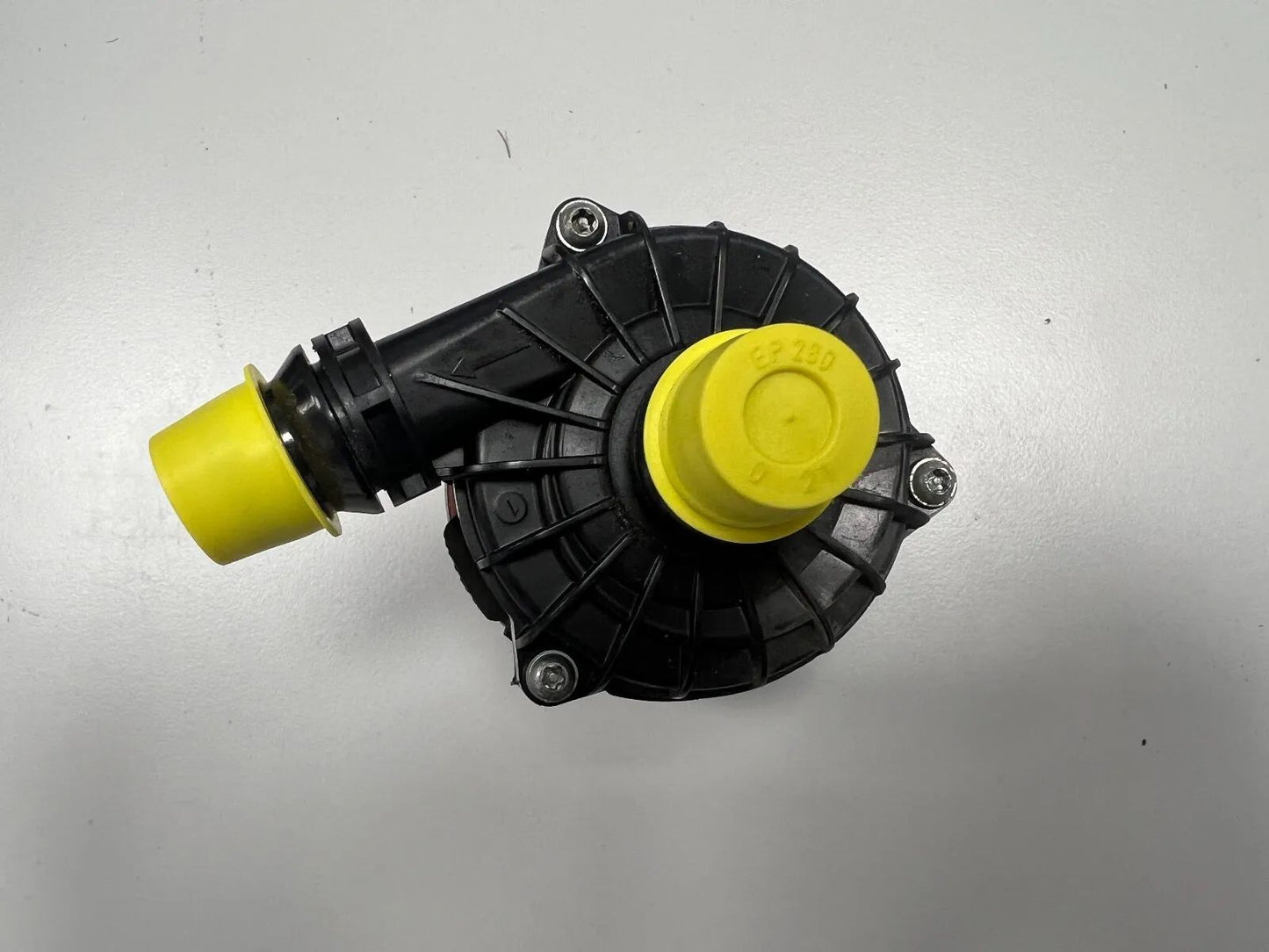 Mercedes-Benz AMG Pumpe Wasserpumpe Motorkühlung Kühlmittelpumpe A0005001700 NEU