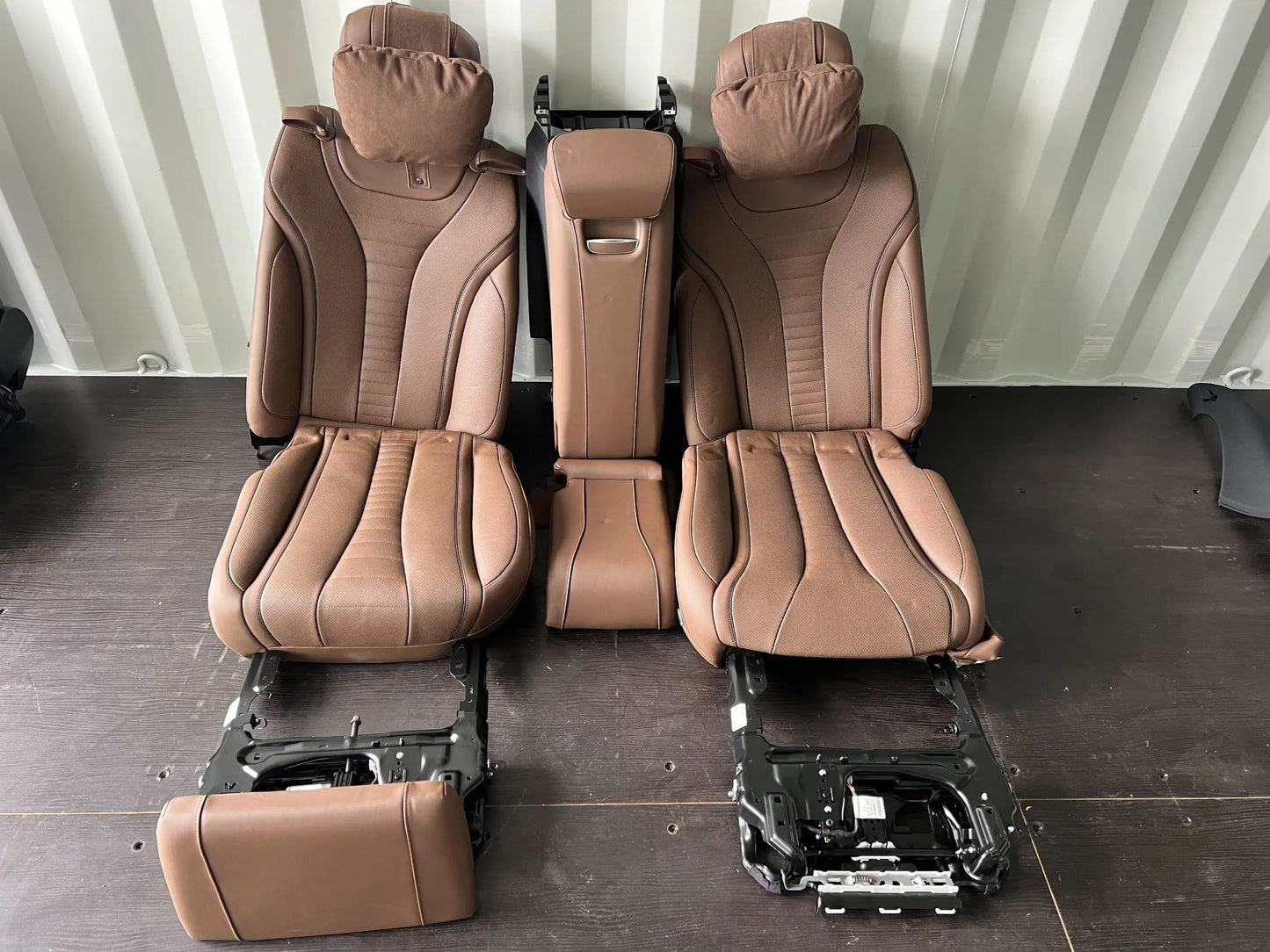 Original Mercedes-Benz S-Klasse W222 Sitze hinten BRAUN mit Armlehne NEU