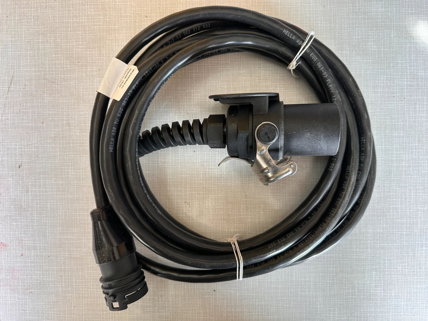 Original Hella Kabelsatz Heckleuchte 8KA 340 843-001 NEU