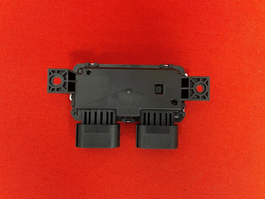 Mercedes CLA W118 C118 35 AMG A0009008214 Kraftstoffpumpe Steuergerät Kraftstoff
