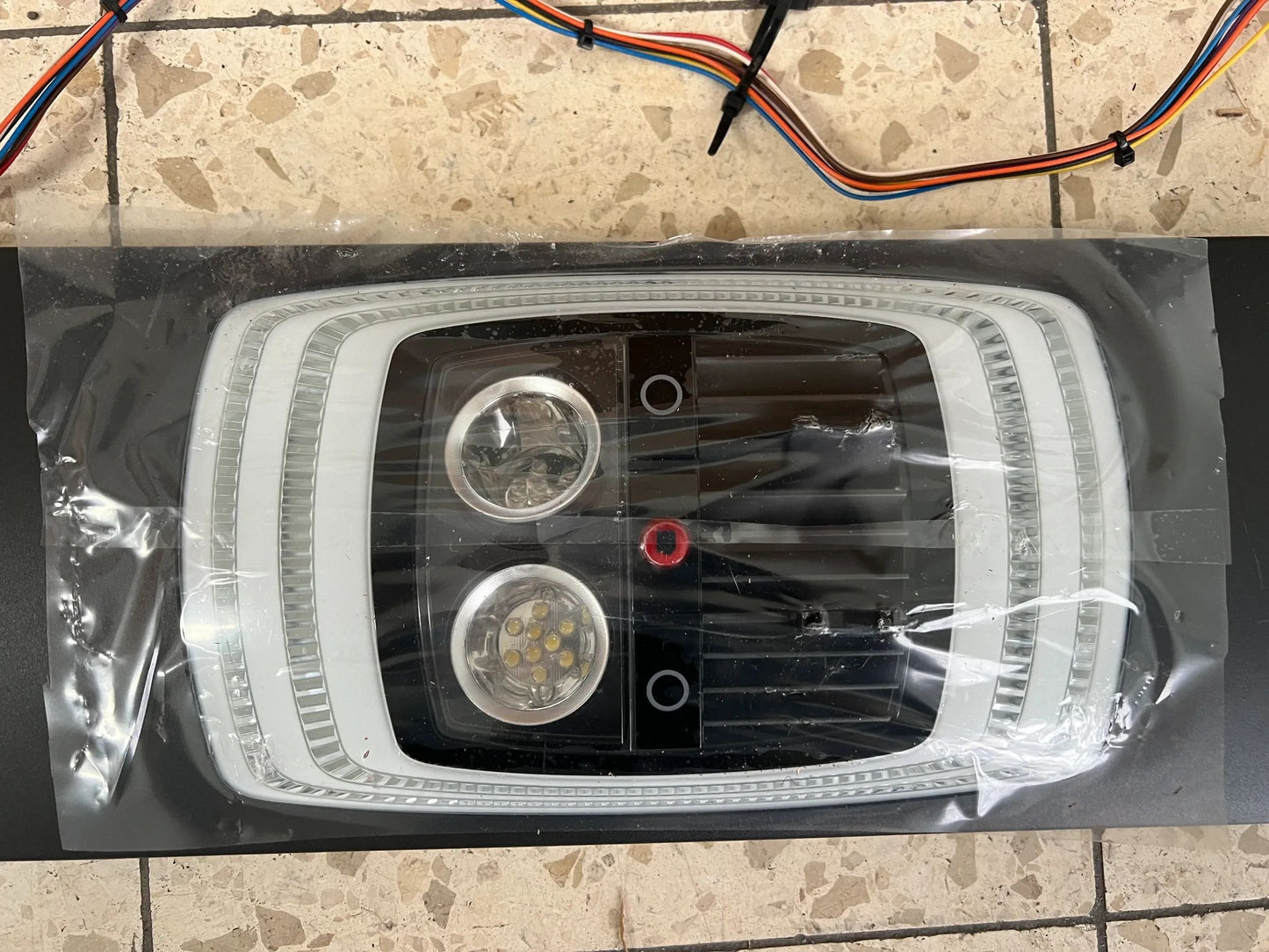 Original Mercedes-Benz Licht RH A4108305890 NEU