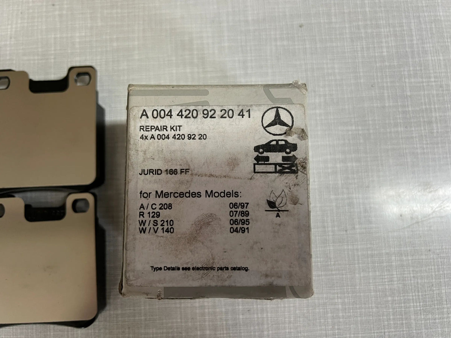 Original Mercedes-Benz Teilesatz Bremsbelag A004420922041 NEU