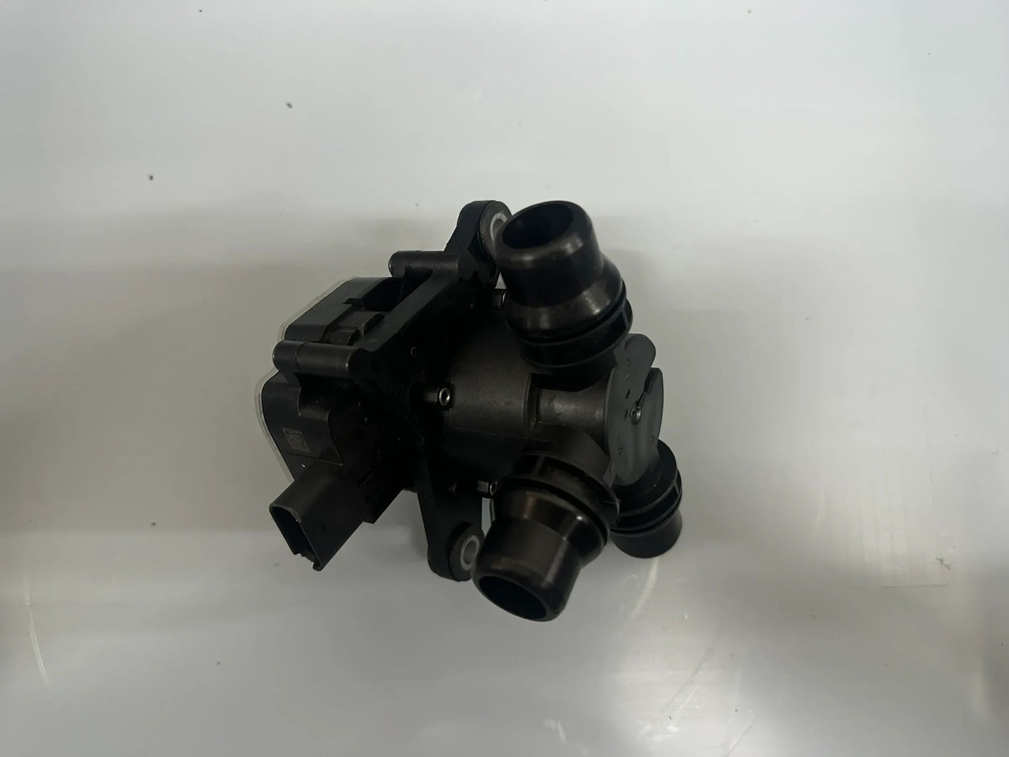 Original Mercedes-Benz W174 W223 Kühlmittelregelventil A0005063700 NEU