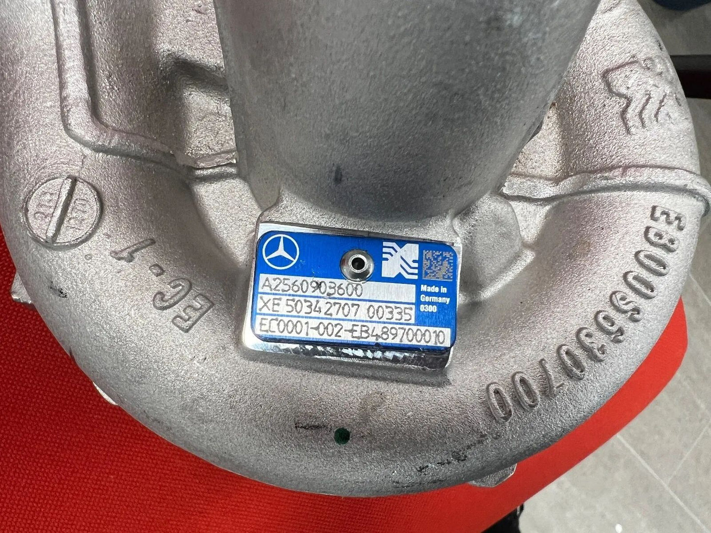 ORIGINAL Mercedes-Benz AMG Zusatzkompressor Turbolader Turbo A2560903600 NEU