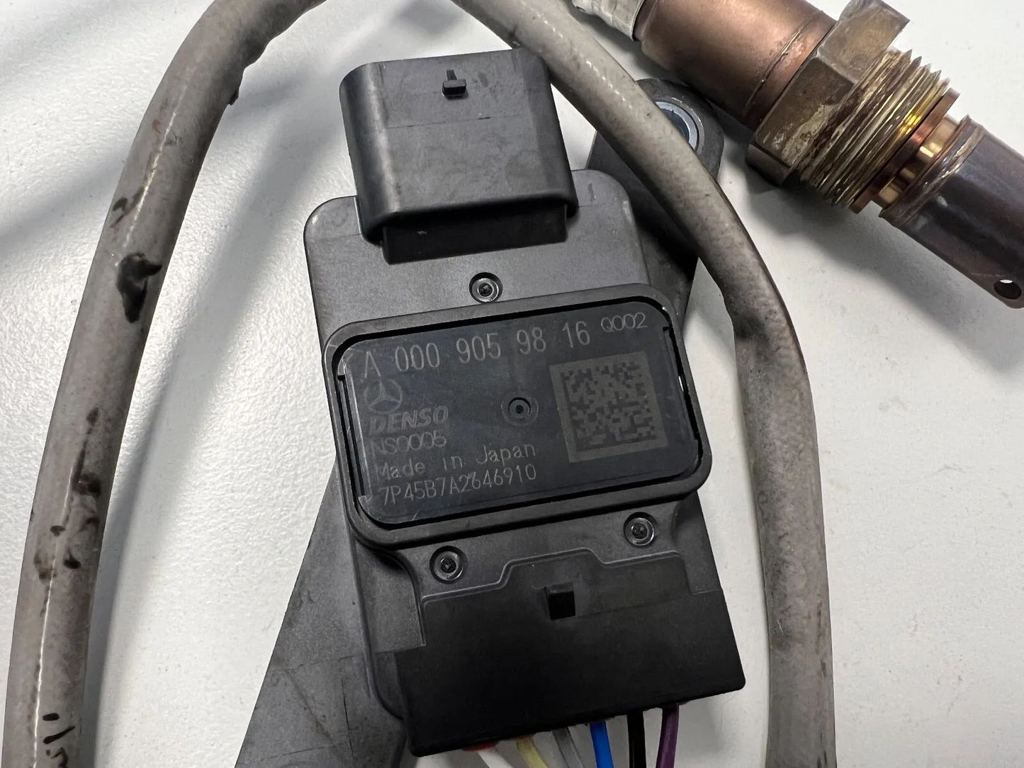 ORIGINAL Mercedes Benz NOX SENSOR Vor SCR Katalysator A0009059816 NEU