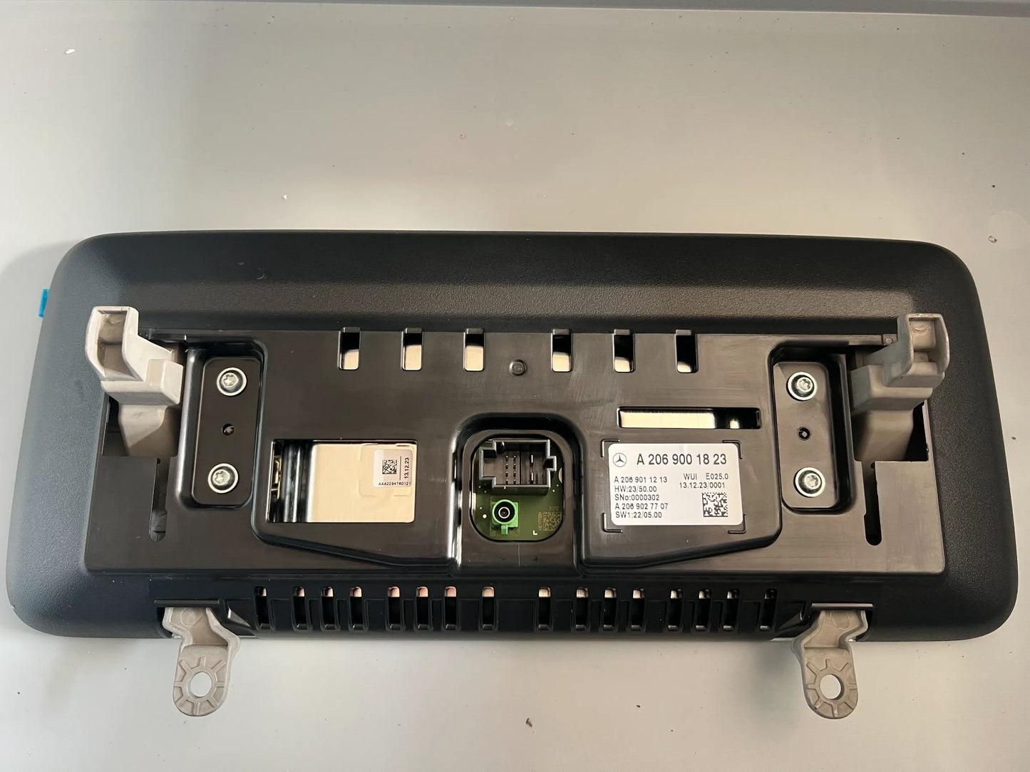 Mercedes-Benz W206/254 Digital Tacho Display Kombiinstrument A2069001823 NEU