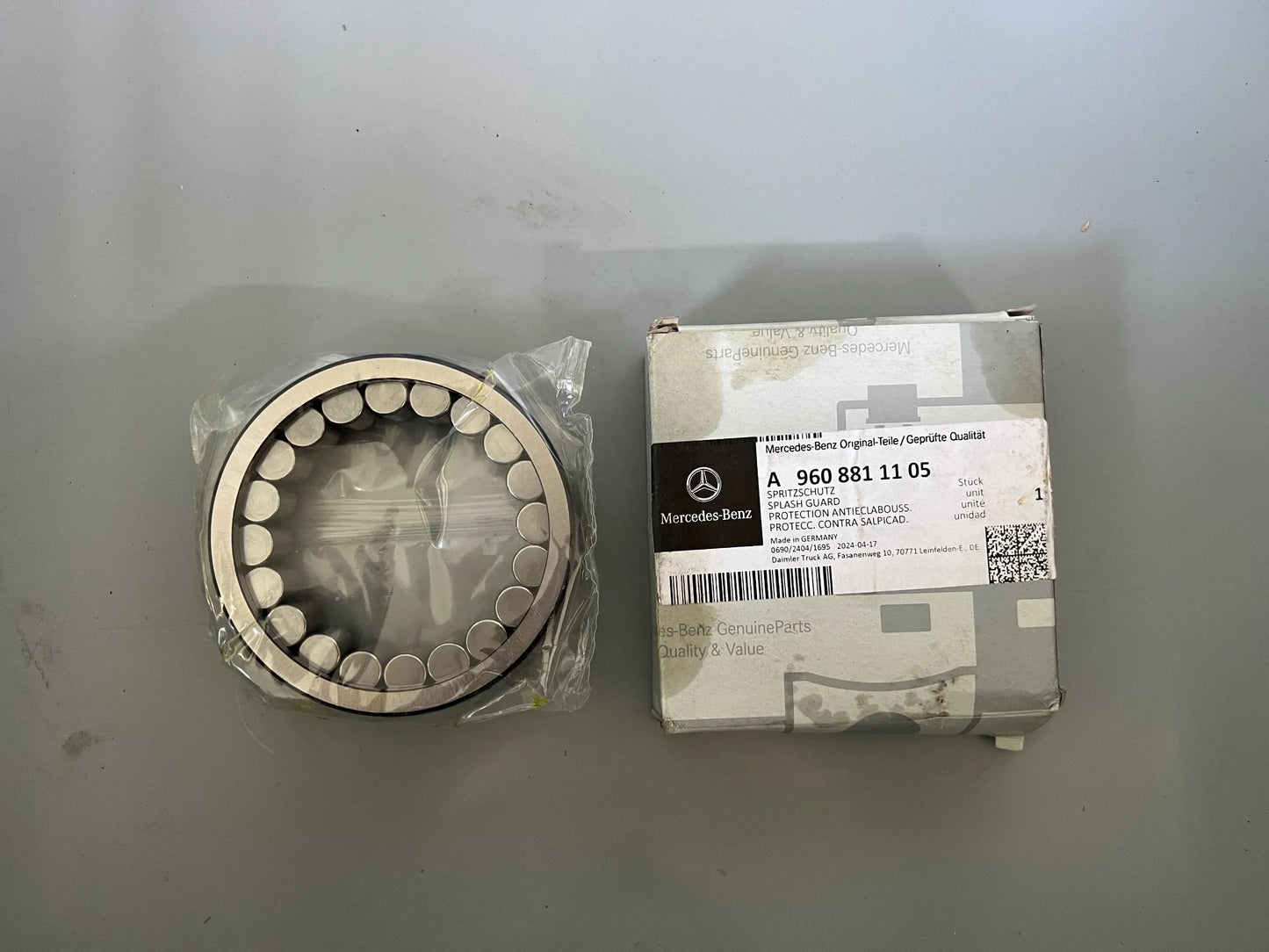 Original Mercedes-Benz SPRITZSCHUTZ A9608811105 NEU