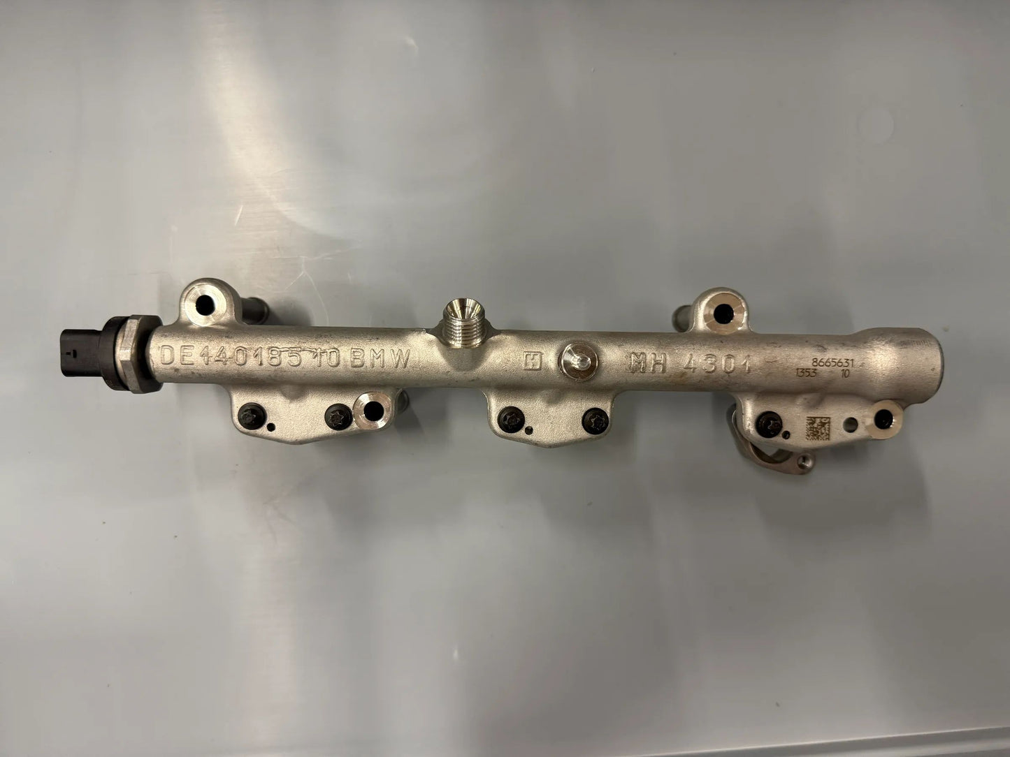Original BMW Hochdruckrail (1-3) 8665631 13538665631 NEU