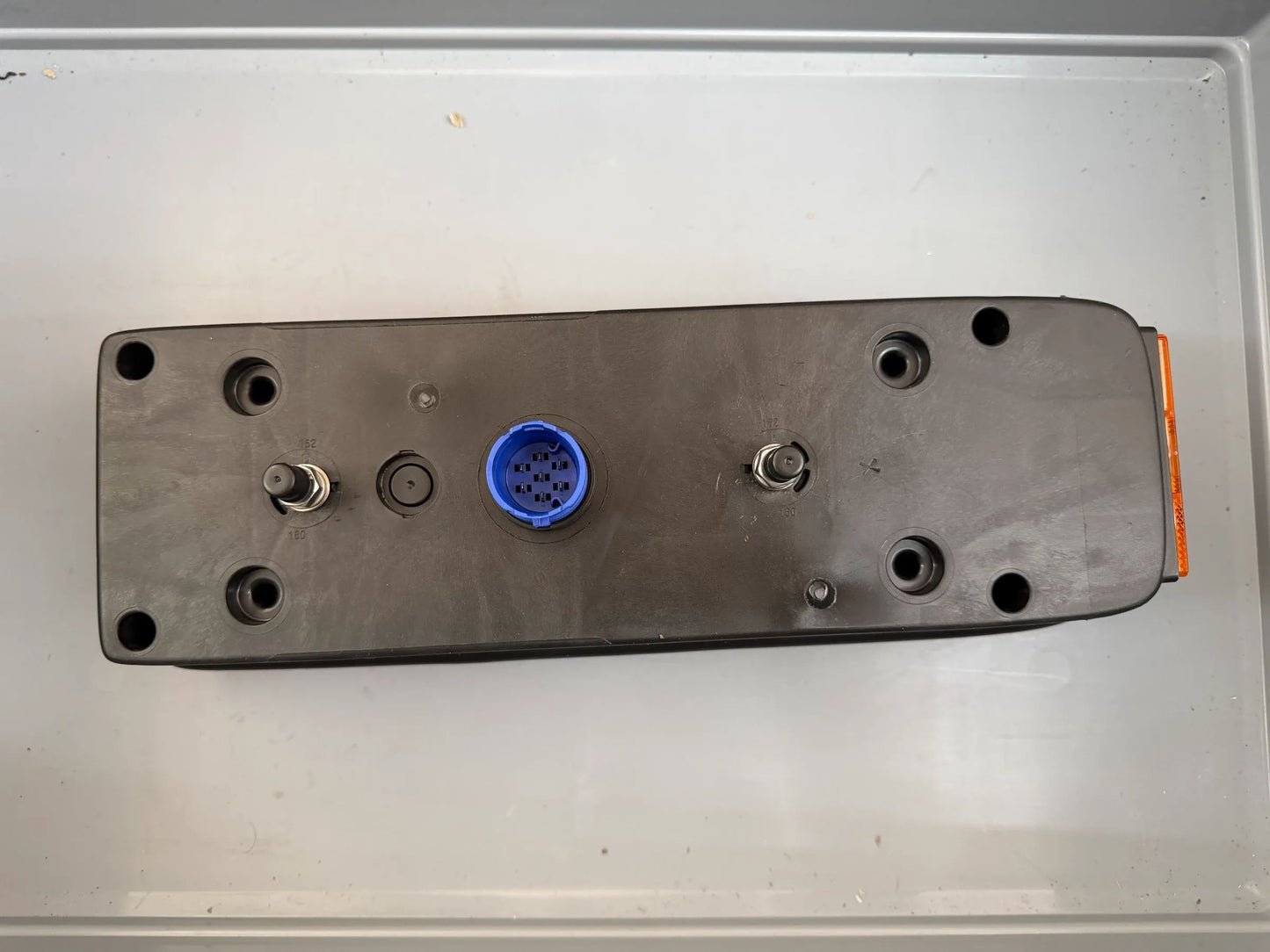 Original Hella Heckleuchte Rechts 2VP 340 930-021 NEU