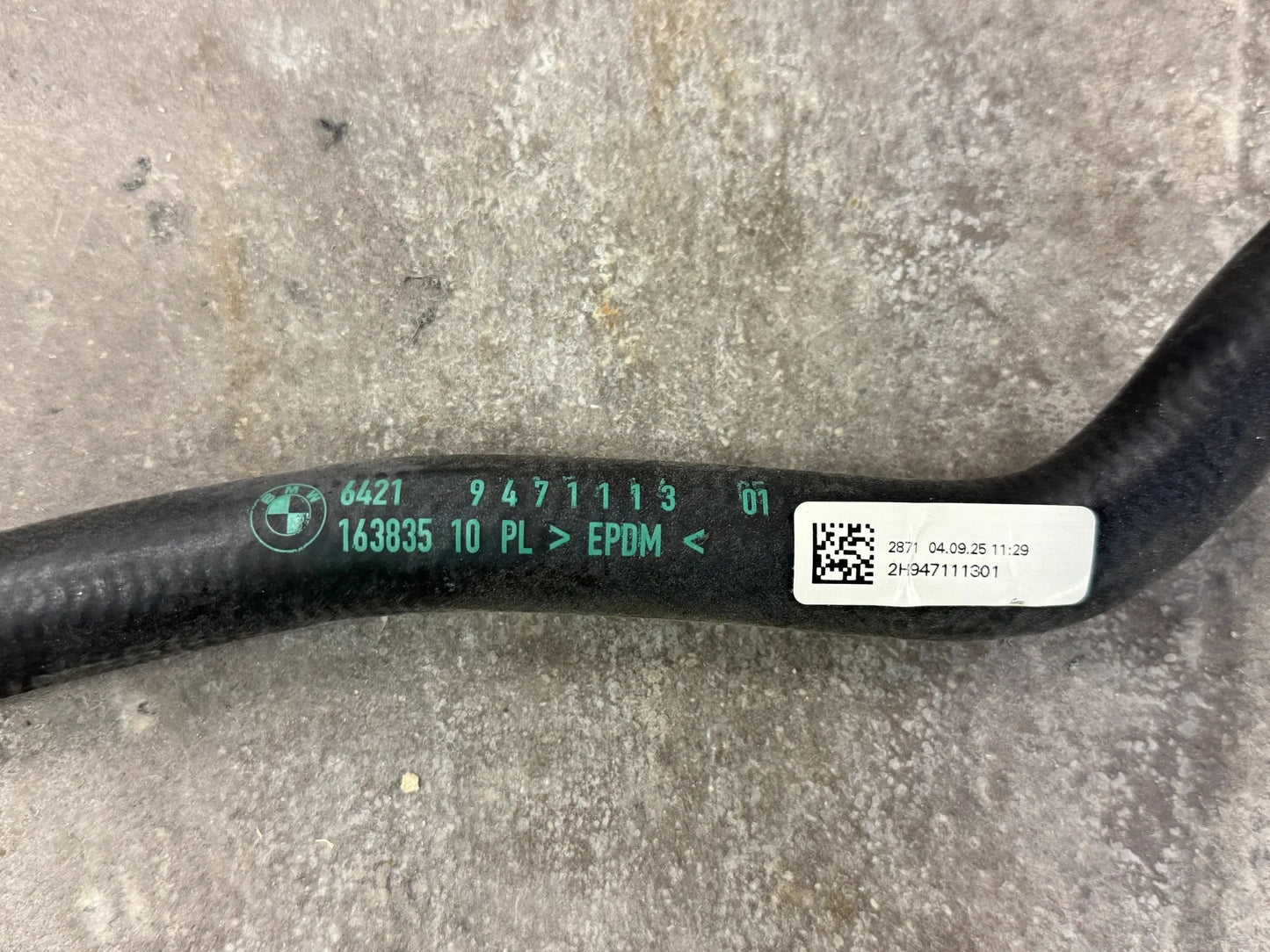 Original BMW Schlauch Kühlmittelkühler 9471113 NEU