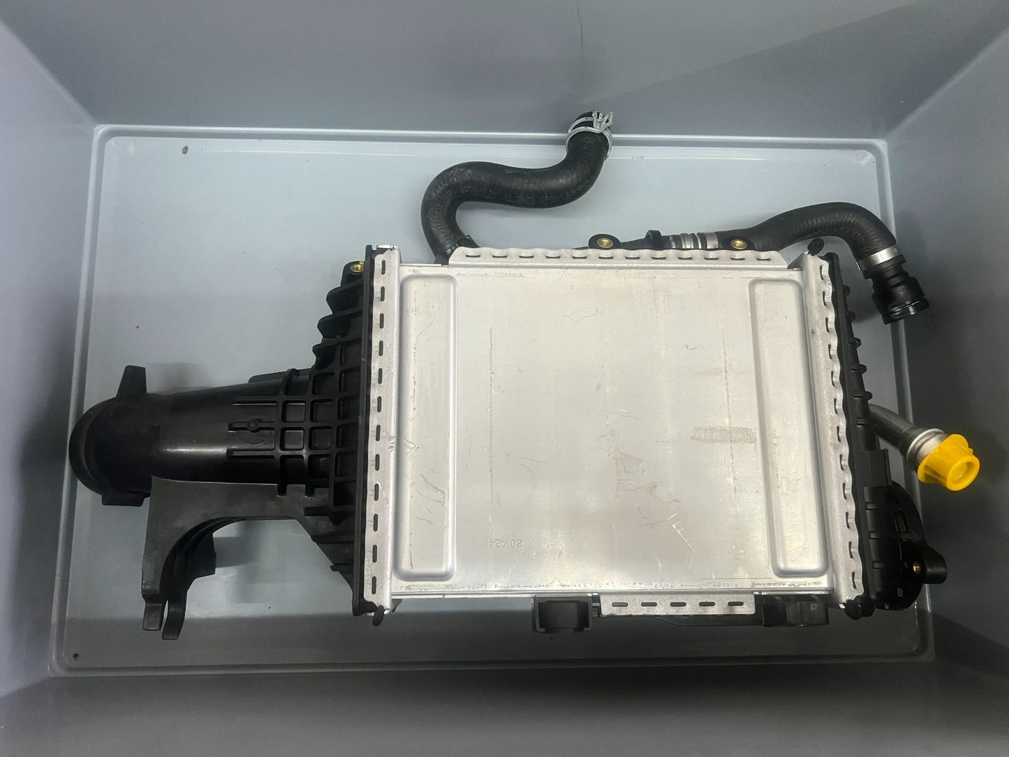 Original Mercedes-Benz Ladeluftkühler A6560900400 NEU