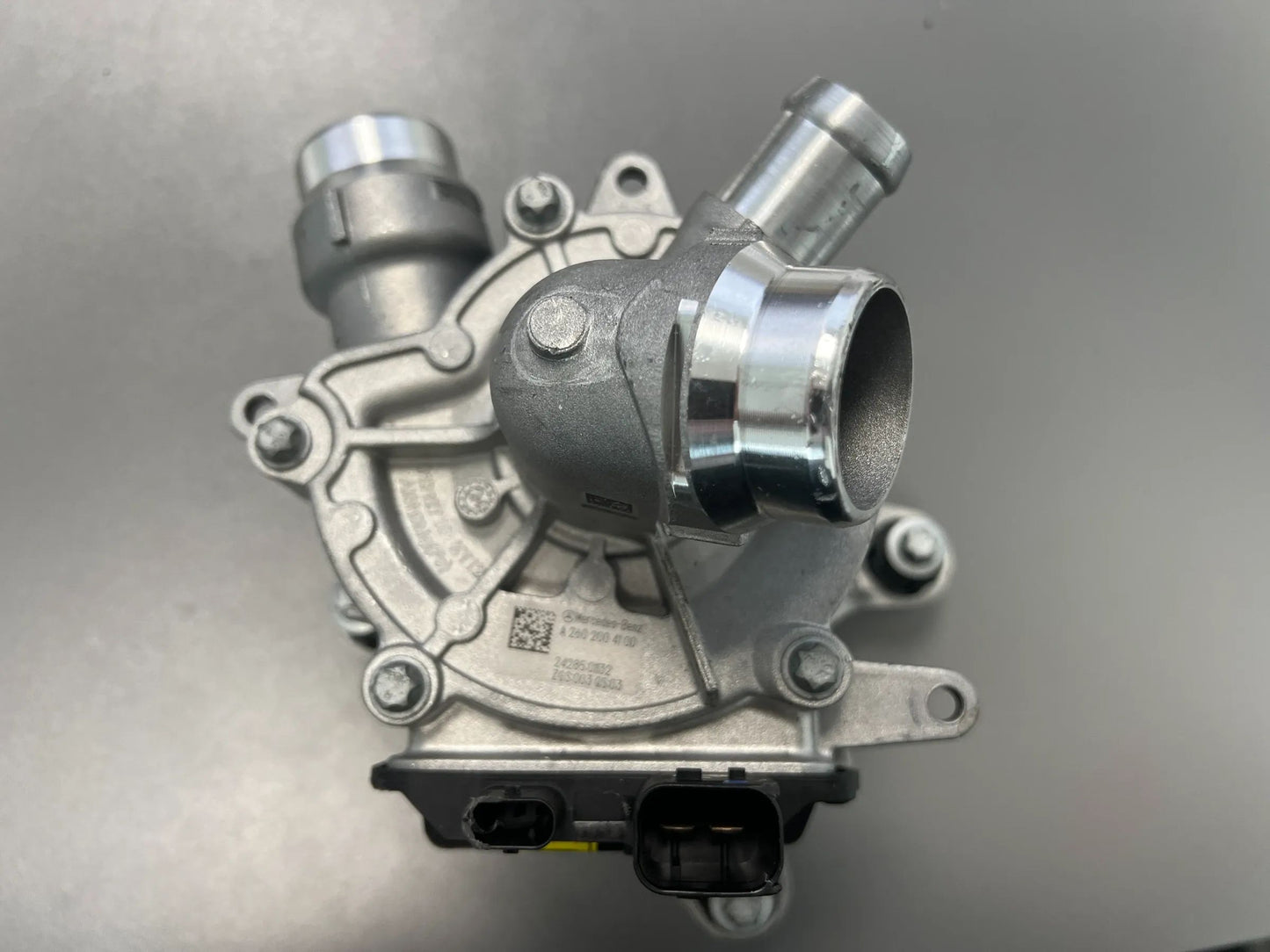 ORIGINAL Mercedes Benz Kühlmittelpumpe Wasserpumpe elektrisch A2602004100 NEU