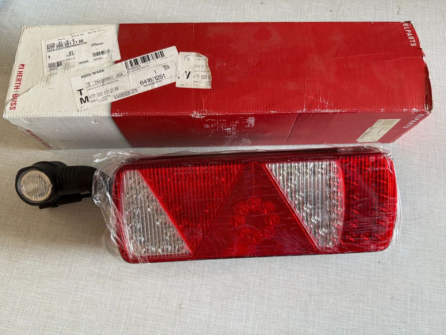 Original Herth+Buss Fahrzeugteile GmbH & Co. KG Heckleuchte links 83830176 NEU