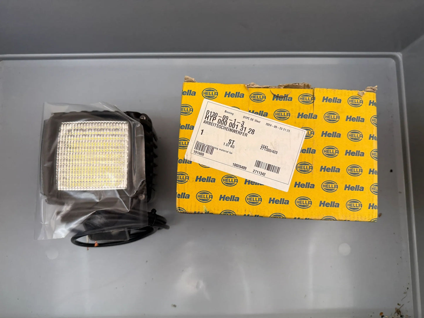Original Hella Arbeitsscheinwerfer 1GA 996 192-001 NEU