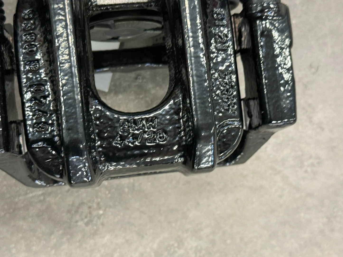 Original BMW i12 i15 i8 Bremsträger links 6868235 34206868235 NEU