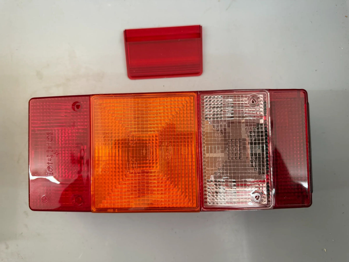 Original Hella Rücklichtglas Rechts 9EL 147 097-001 NEU