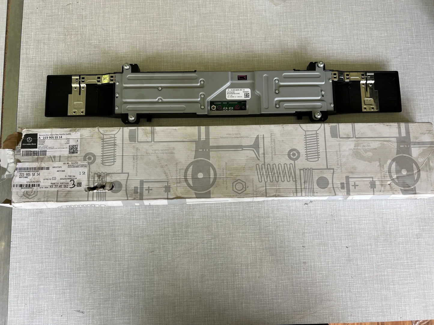 Original Mercedes-Benz Antenne A2239055514 NEU