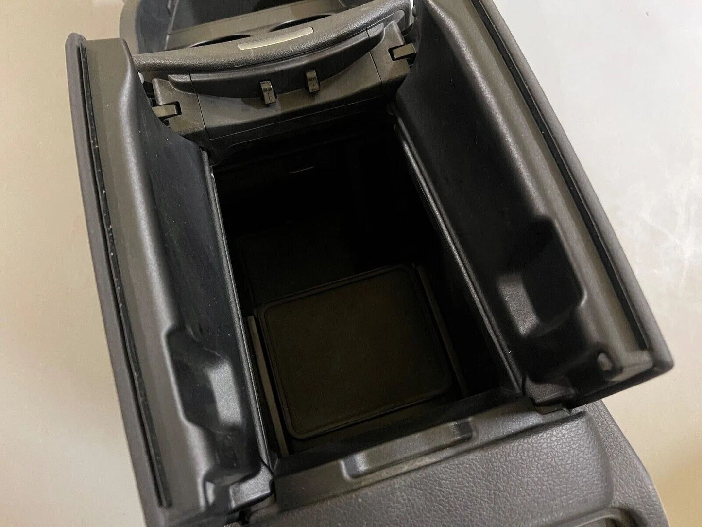 ORIGINAL Mercedes Benz V-Klasse Kühlschrank/Kühlfach/Mittelkonsole Schwarz