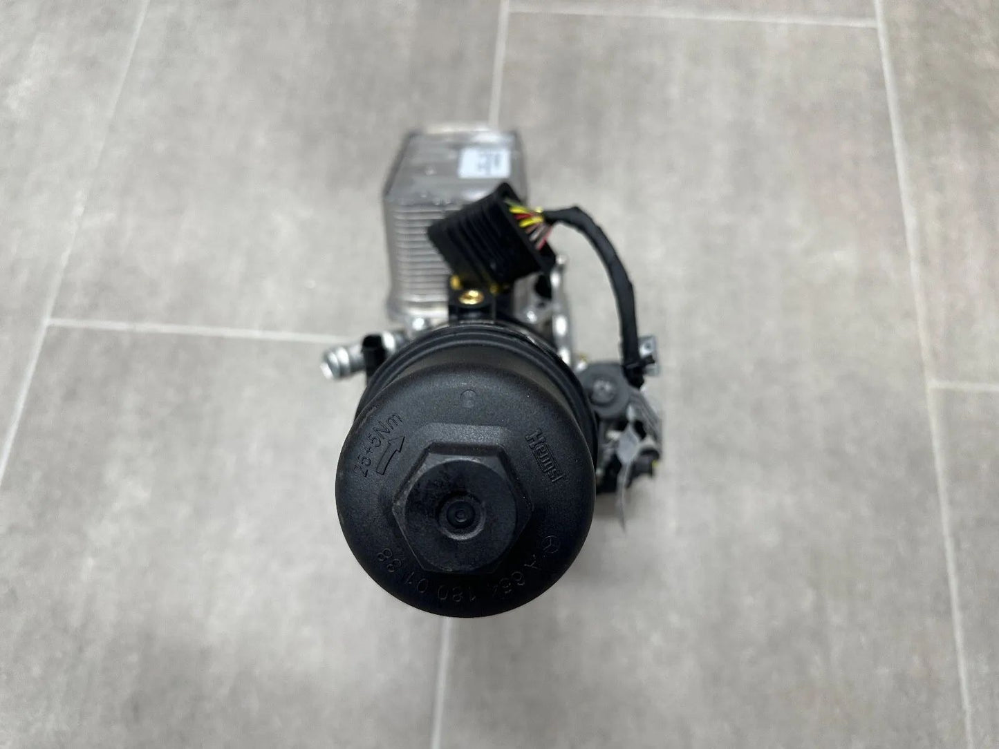 ORIGINAL Mercedes Ölfilterbock mit Ölkühler OM654 A6541806300 / A6541806100 NEU