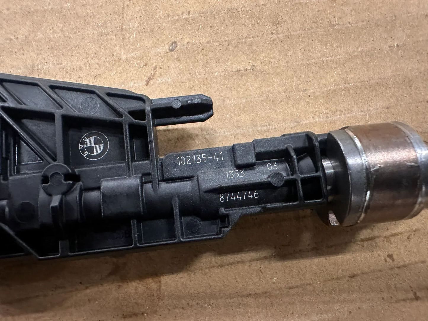 Original BMW Injektor 8744746 13538744746 NEU