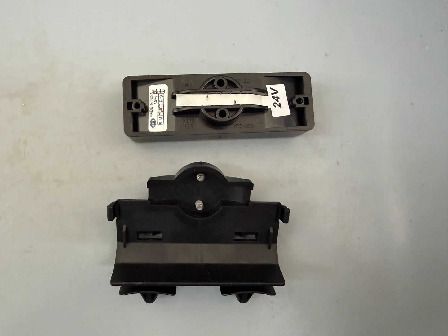 Original Hella Seitenmarkierungsleuchte 2PS 008 643-021 NEU