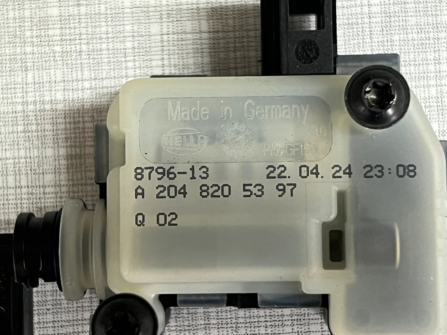 ORIGINAL Mercedes Benz Stellmotor Verrieglung Tankdeckel Klappe A2048205397 NEU