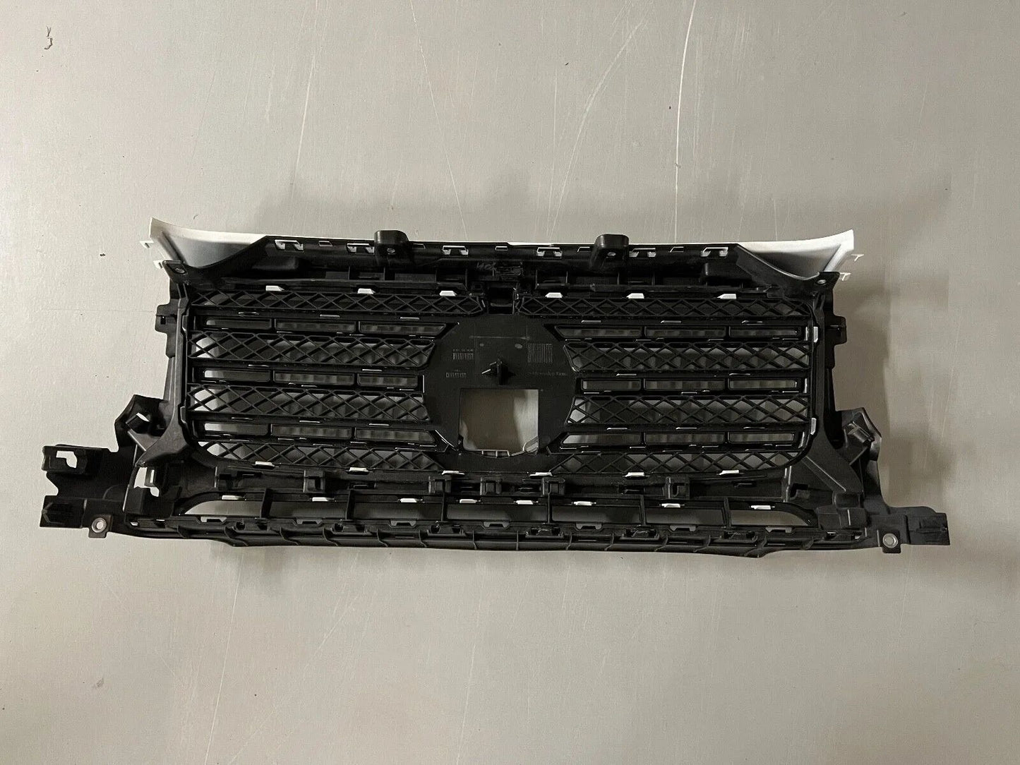 ORIGINAL Mercedes Benz G-Klasse W463 Kühlerverkleidung A4638880400/A4638880300