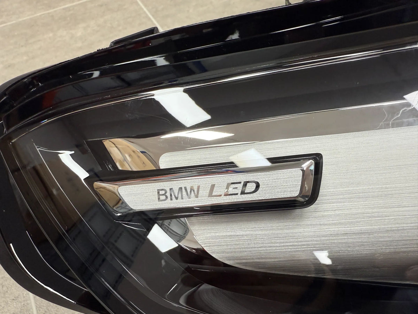 Original BMW X1 U11 LED-Scheinwerfer Rechts mit Steuergerät 5A9A228 NEU