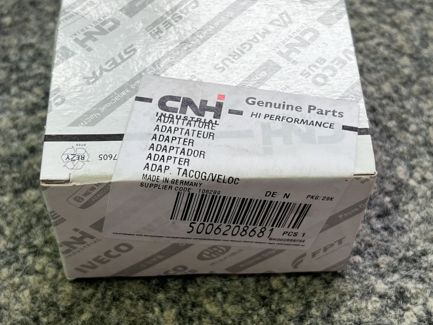 Original Iveco CNH Adapter 5006208681 NEU