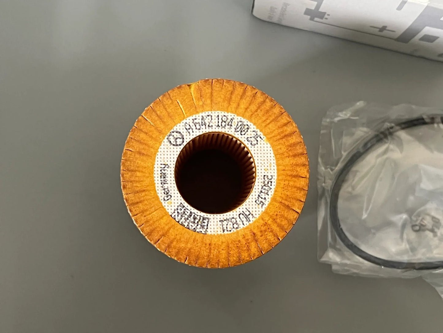 Original Mercedes-Benz Ölfilter A6421800009 NEU