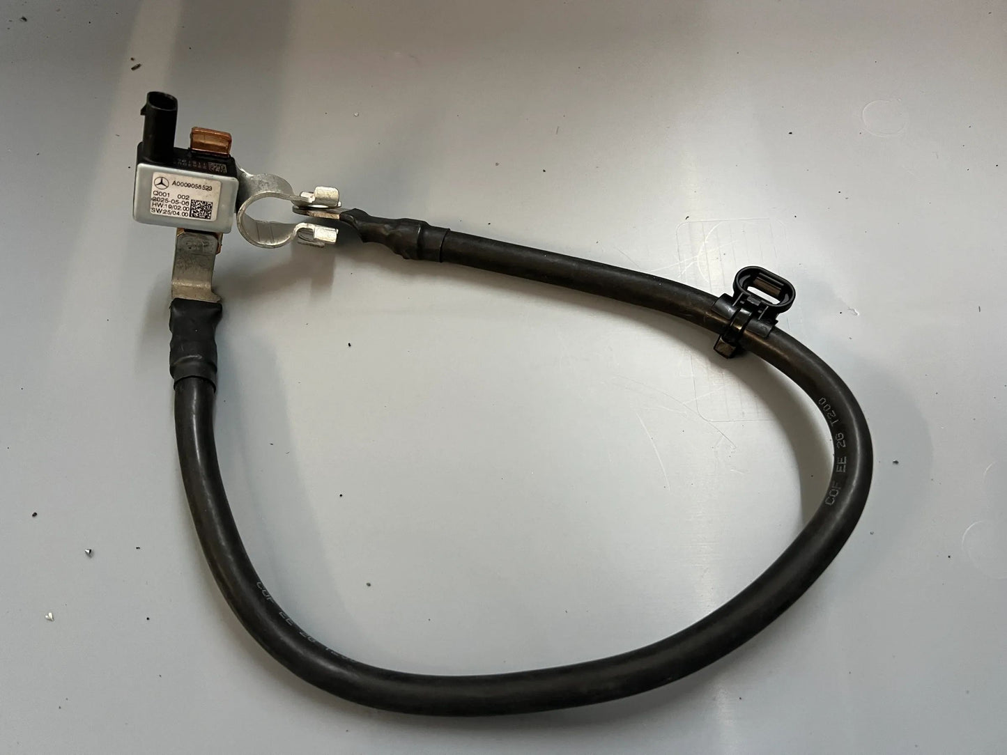 Original Mercedes-Benz Batteriesensor A0009058523 NEU