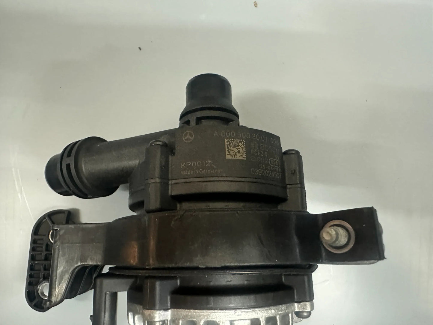 Original Mercedes Benz Kühlmittelpumpe A0005003001 NEU